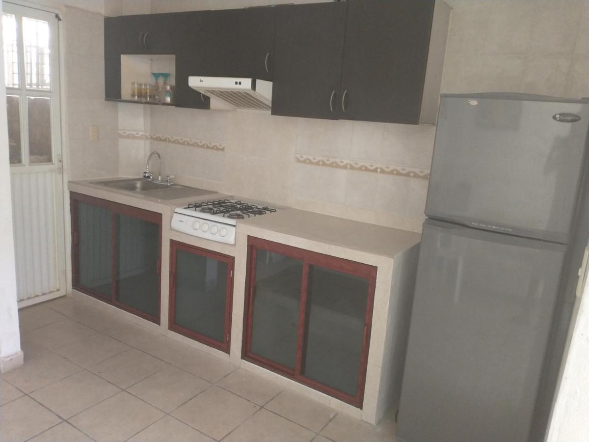 Апартаменты Casa Con Alberca!! Ixtapa Сиуатанехо Экстерьер фото
